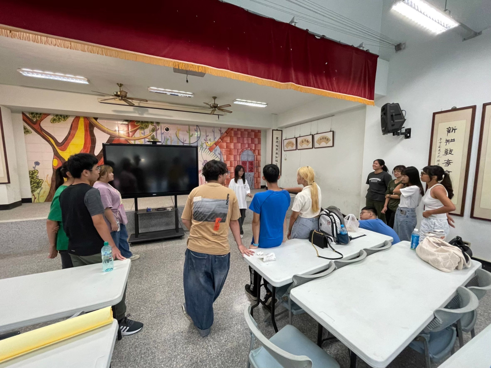 LINE_ALBUM_202485_241001_18